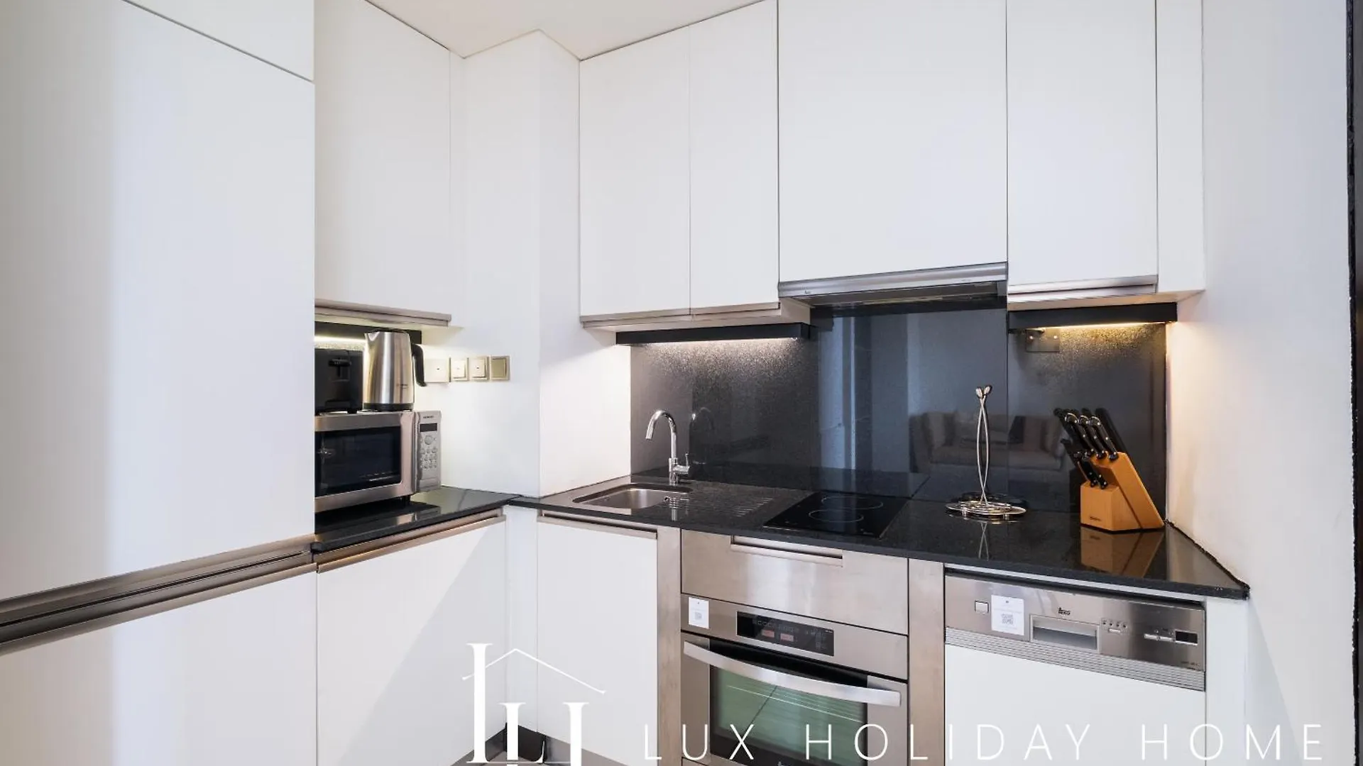 Lux The Jw Marina Studio 4 Dubai United Arab Emirates